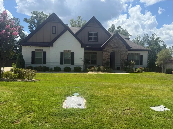 1904 Rocky Brook Rd, Opelika, AL 36801