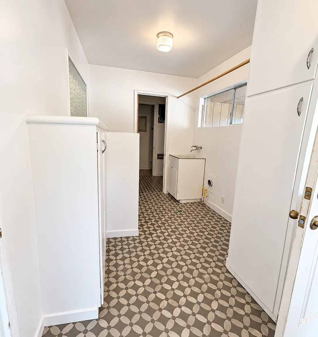 2 bed, $1,800 — Photo 2