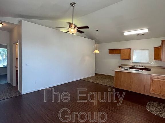 3rd image of 2917 S Sallee Ct