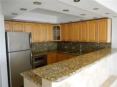 1st image of 100 Bayview Dr #2/2