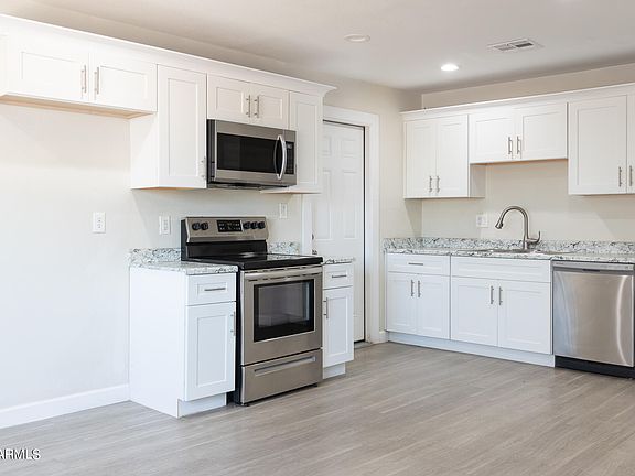 5th image of 5421 W WILSHIRE Drive