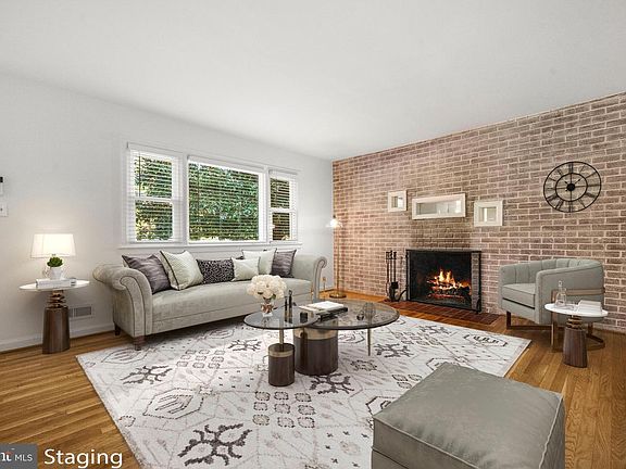 3rd image of 1015 Kennedy St