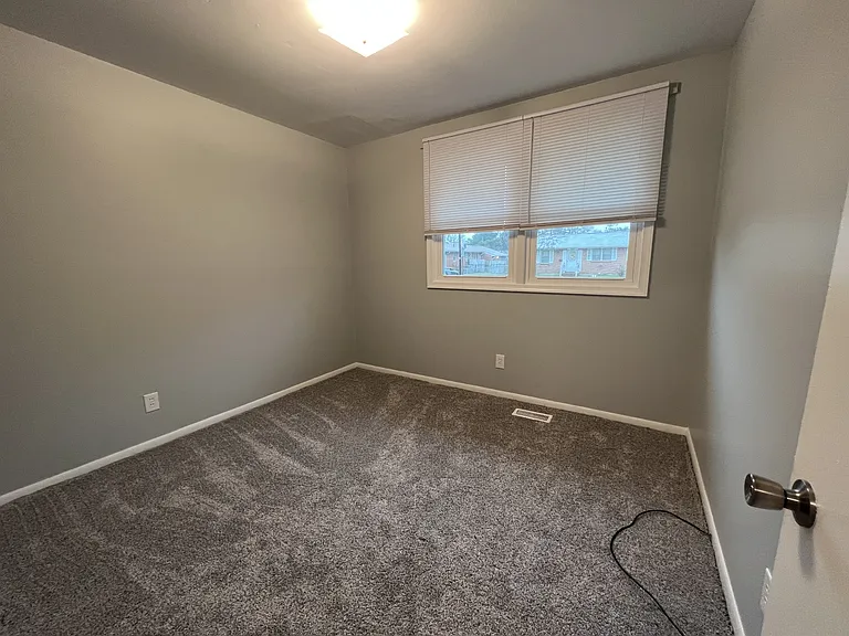 2509 Border Rd — Photo 8