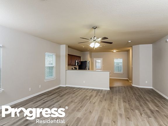4th image of 7923 Deepwell Dr