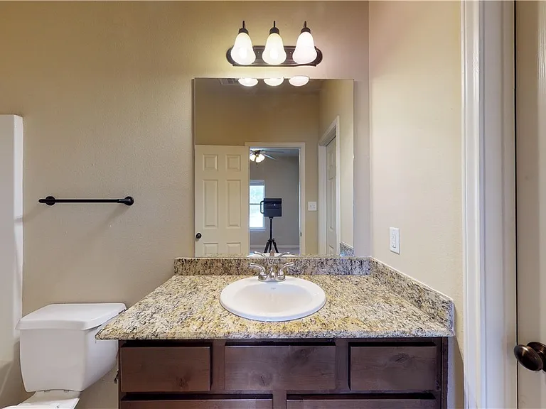 3412 Cullen Trl — Photo 22