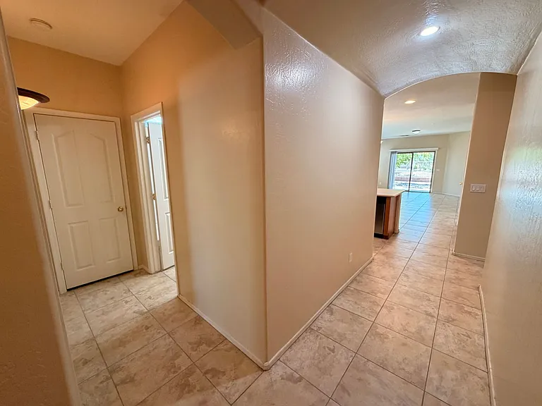 15227 W Jackson St — Photo 2
