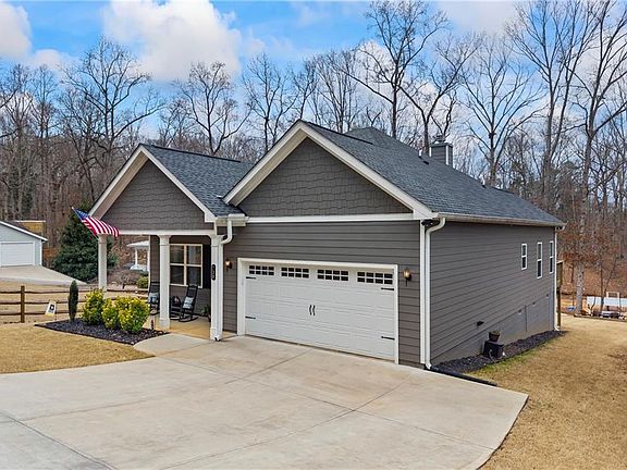 3rd image of 738 Normandy Trl