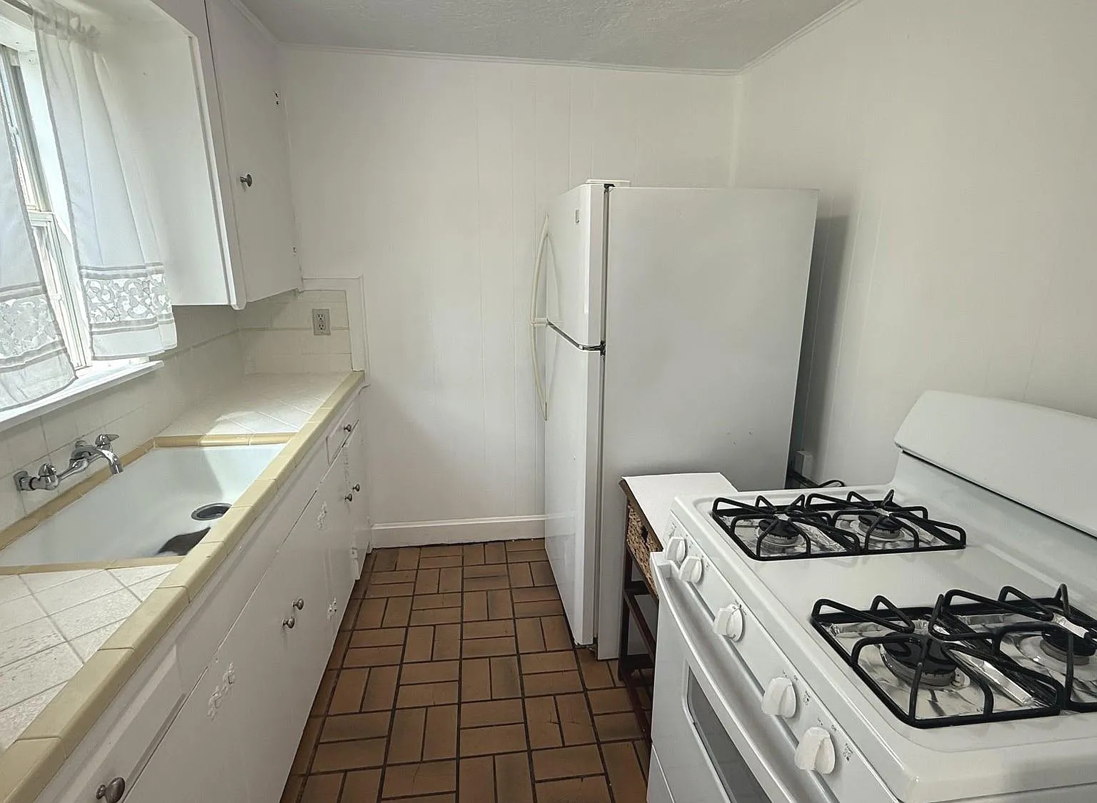 1 bed, 1.0 bath, 600 sqft, $950 — Photo 3