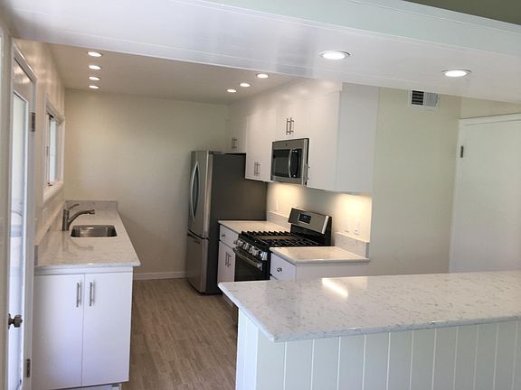3rd image of 74 Claire Way