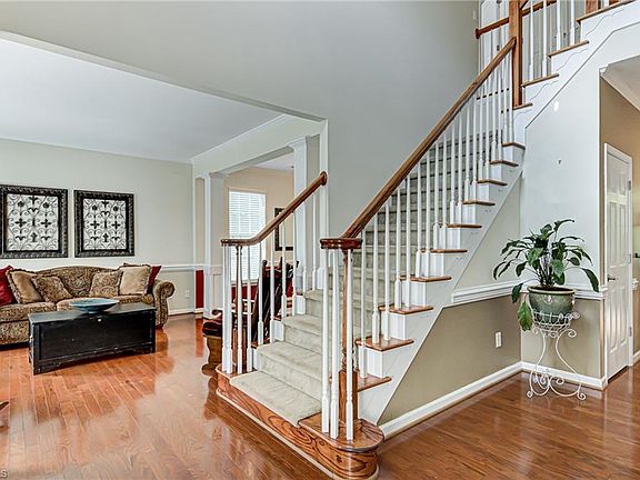 3rd image of 1912 Buckminster Dr