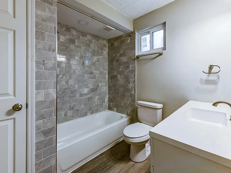 2207-2217 Aurora Dr #2215 — Photo 11