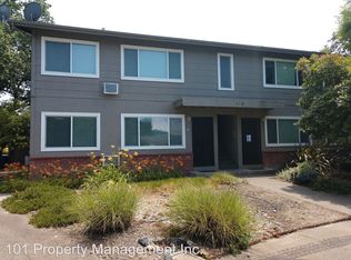 175 Oak Manor Ct APT A, Ukiah, CA 95482