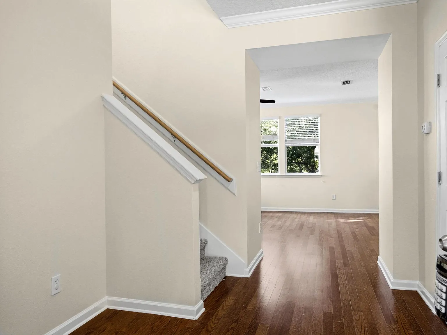 736 Rembrandt Avenue - 1 — Photo 2