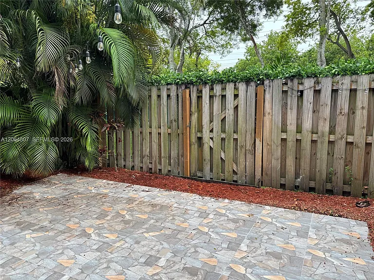 11440 NW 50th Ter — Photo 63