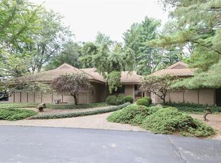 5805 Graves Lake Dr, Indian Hill, OH 45243