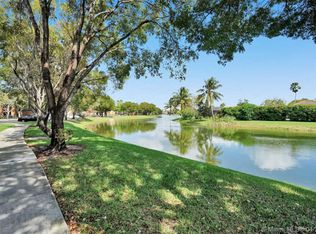 2011 Renaissance Blvd APT 202, Hollywood, FL 33025