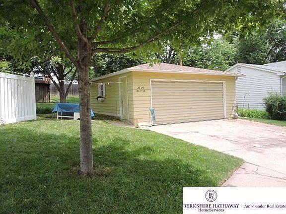 5th image of 2729 S 116th Avenue Cir