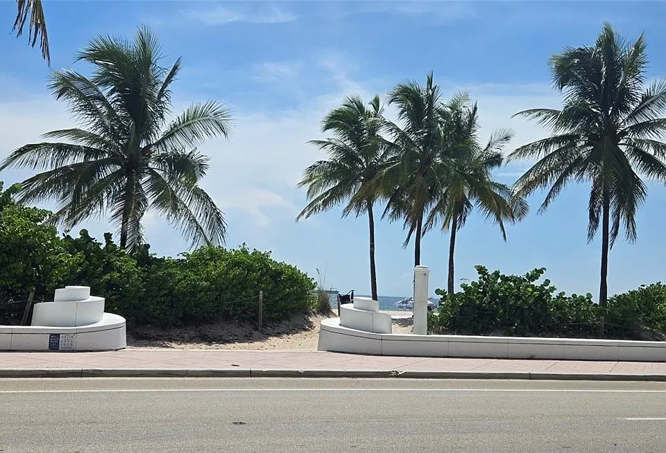 2715 N Ocean Blvd #2C