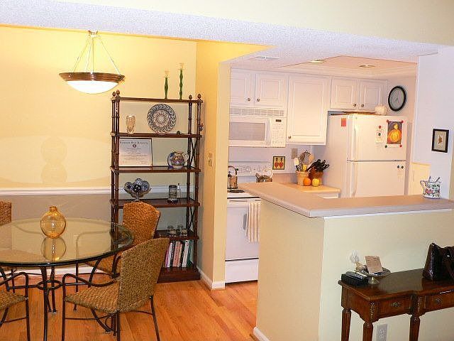 Breakfast bar