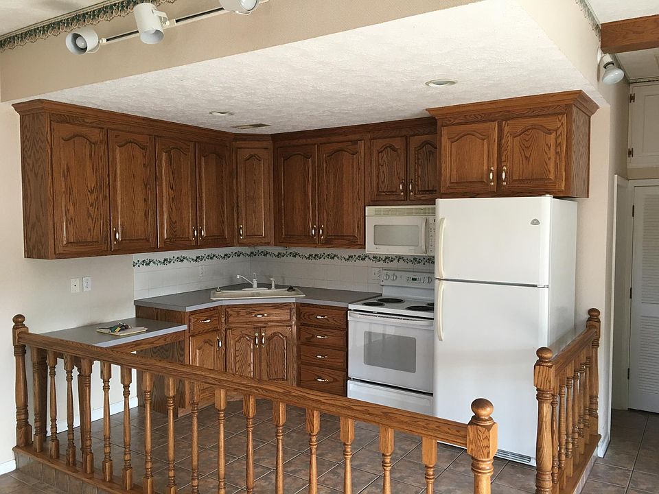 2nd image of 1715 Ball Park Rd #1