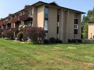 10414 N Church Dr APT 312, Parma Heights, OH 44130