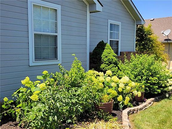 3rd image of 710 SW Shorthorn Dr