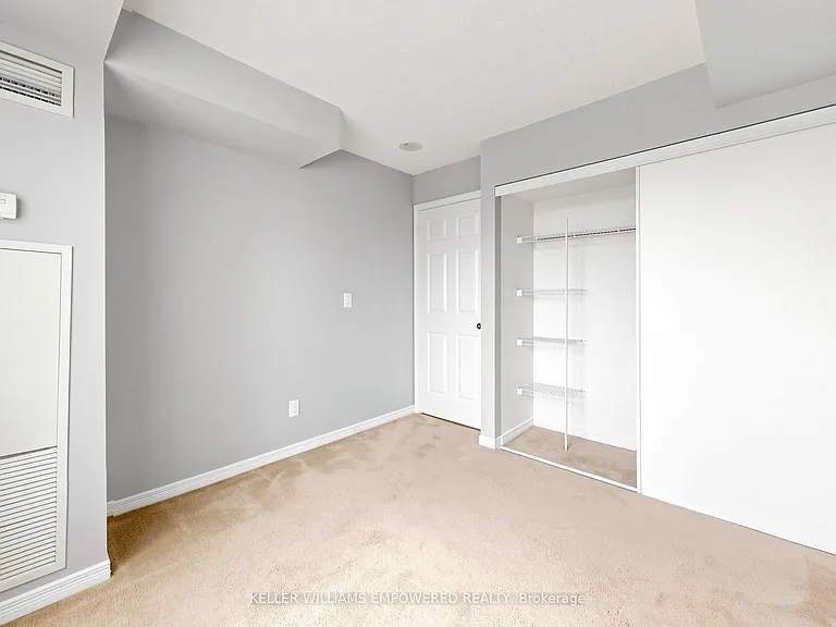 11 Oneida Cres #211 — Photo 19