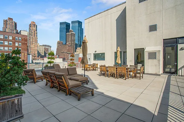 Rented by Halstead Real Estate | media 29