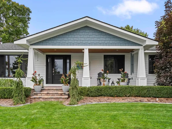 4015 Blue Water Rd, Traverse City, MI 49686