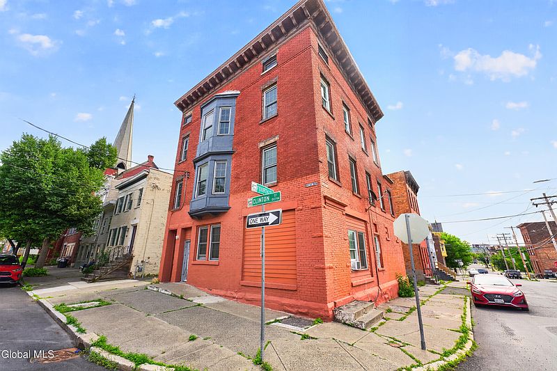 2nd image of 117 4th Avenue