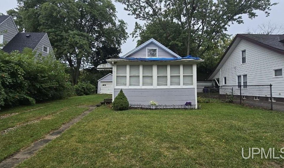 1st image of 1065 Boston Ave