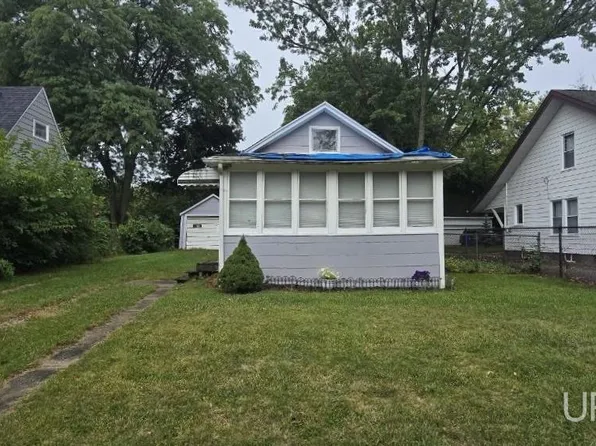 1065 Boston Ave, Waterford, MI 48328