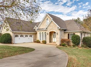 3921 Long Meadow Dr, Mebane, NC 27302