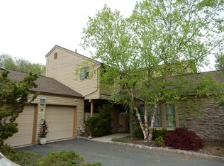 10 Sarazen Ct, Florham Park, NJ 07932