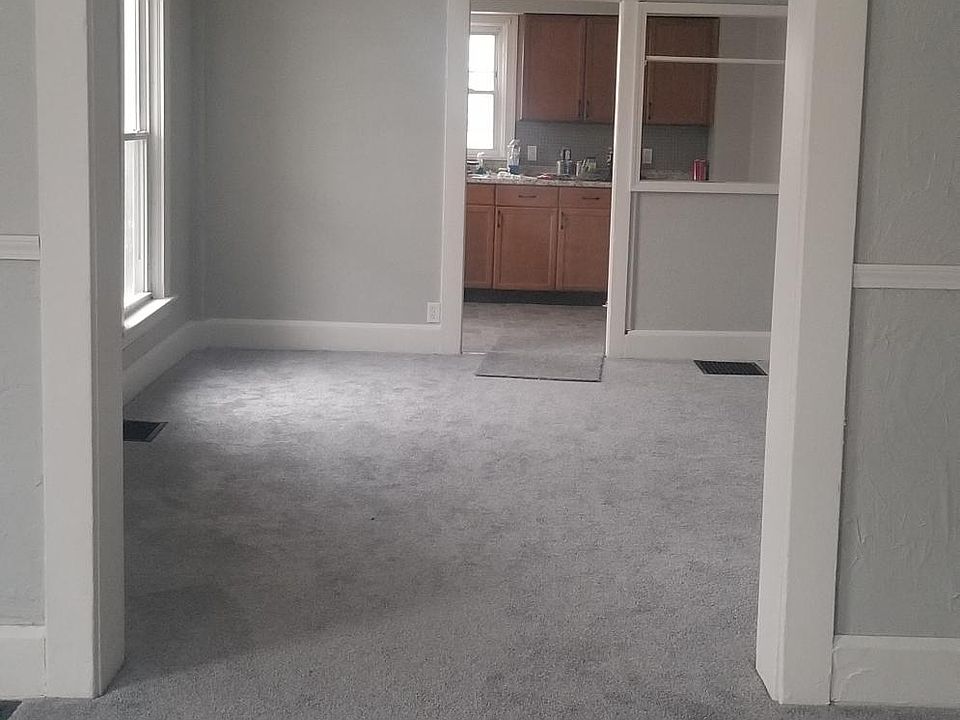 1st image of 262 E Broad St