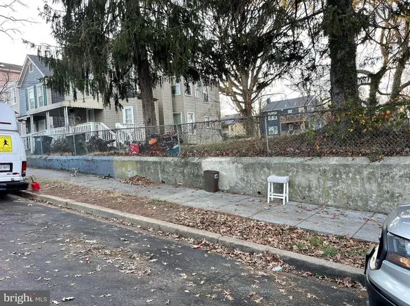 318 57th St NE, Washington, DC 20019