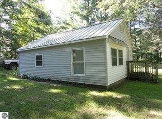 17944 Lake Dr, Barryton, MI 49305