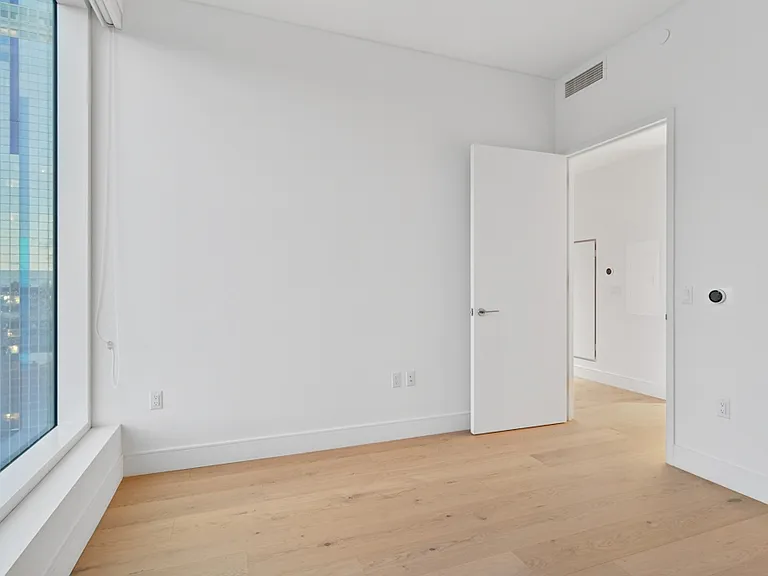 312 W 43rd St #34H — Photo 12