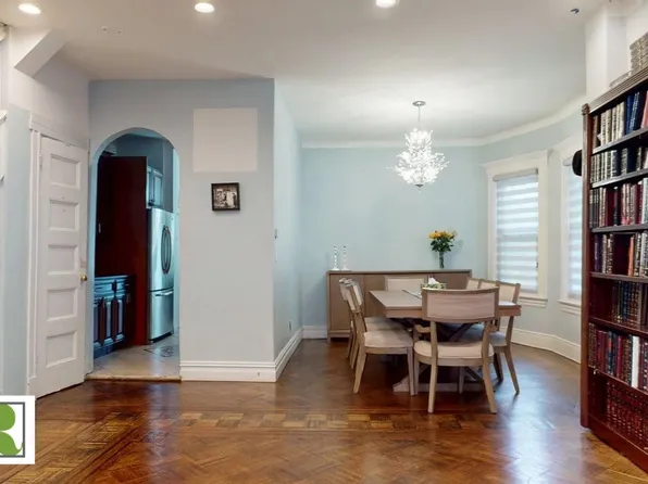 941 East 15th Street image 4 of 15