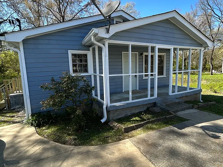 314 Nixon Ave SW — Photo 2