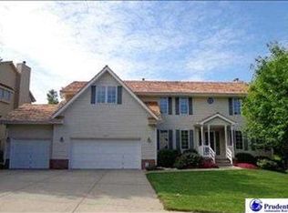 14917 Lake St, Omaha, NE 68116