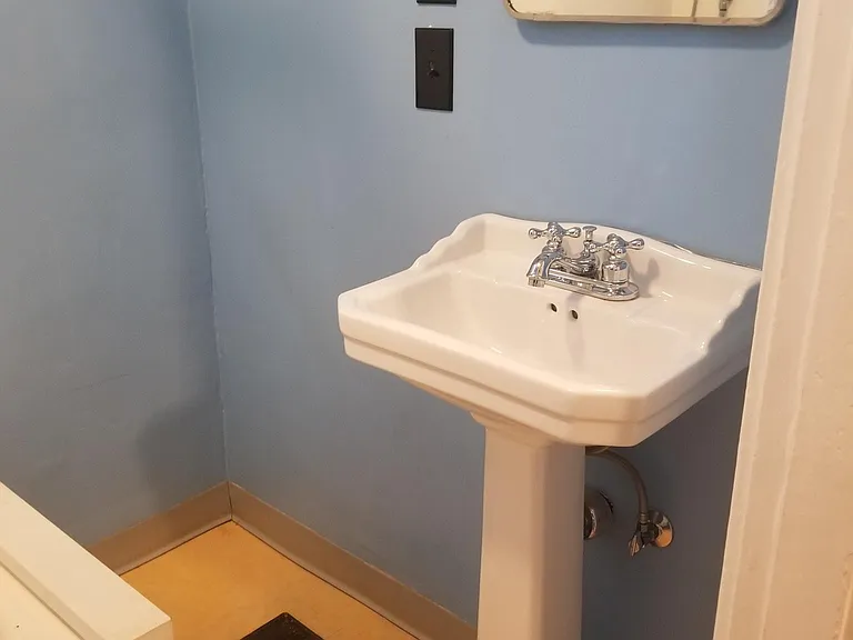 1025 N Church St — Photo 14
