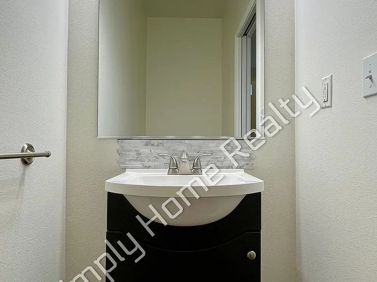 8335 15th Ave SE — Photo 10