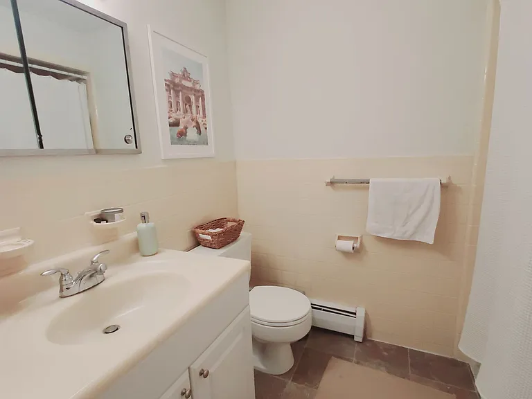 13 Elmwood St — Photo 10
