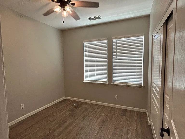 228 W Lucita Way — Photo 16