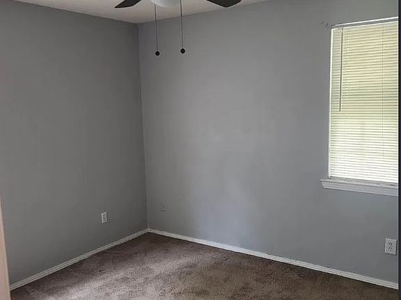 5th image of 566 Hewlett Rd