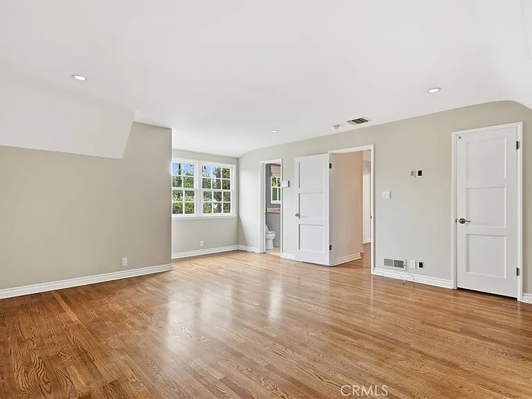 1536 Bradbury Rd — Photo 17