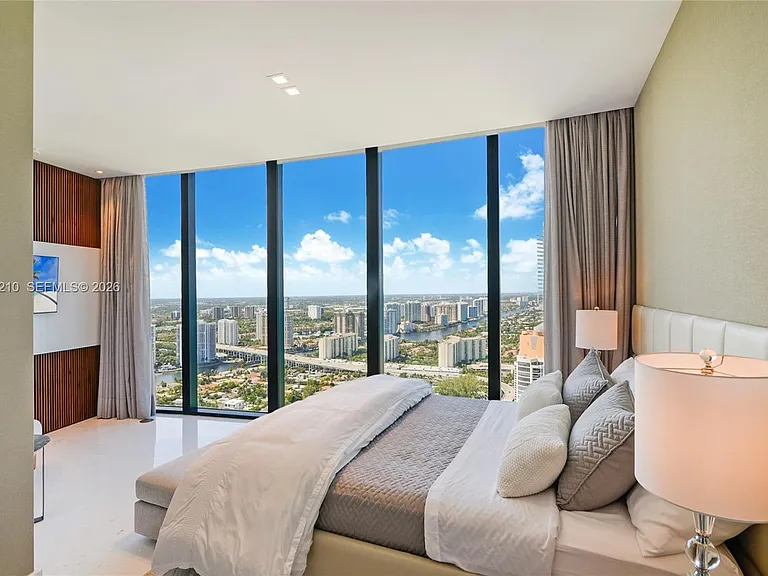 18555 Collins Ave #4305 — Photo 18