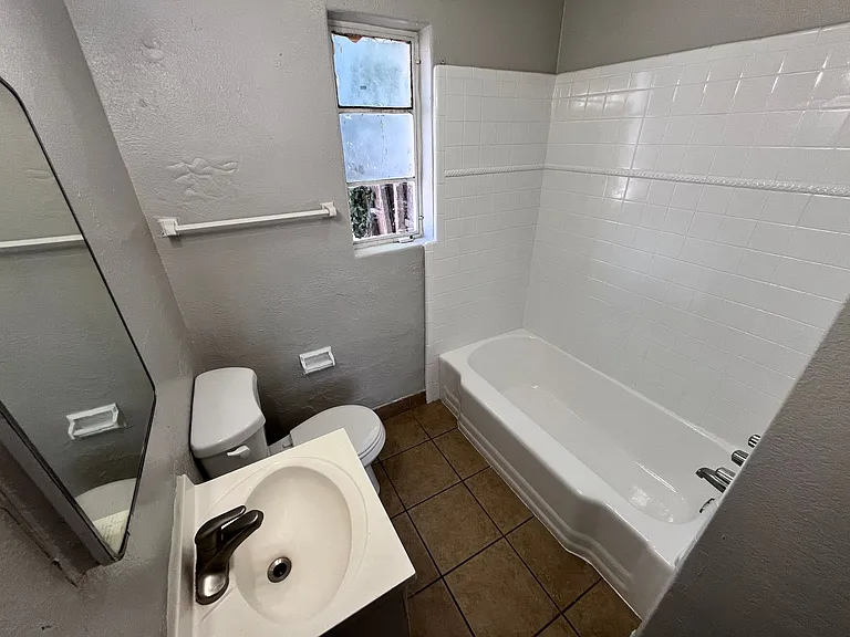 220 E Fort Lowell Rd — Photo 8
