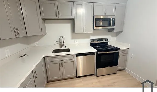 3 bed, 1100 sqft, $3,399 — Photo 4